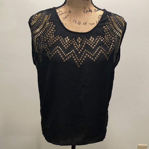 {Ecote} Black Decorative Neckline Sleeveless Open Back Blouse - Picture 2 of 9